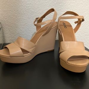 Size 13 tan wedges